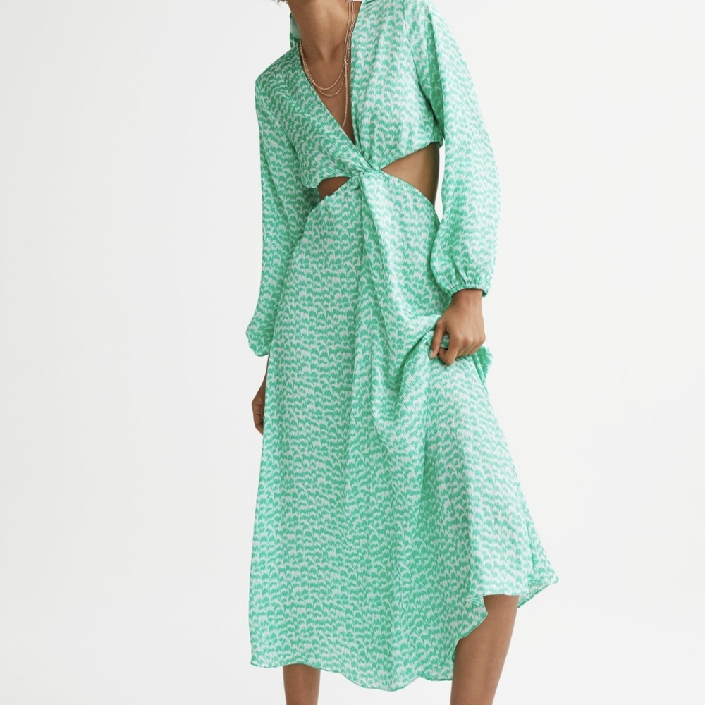 LIGHTWEIGHT CUT-OUT STYLE H&M DRESS, SIZE S, GREEN COLOR 💚